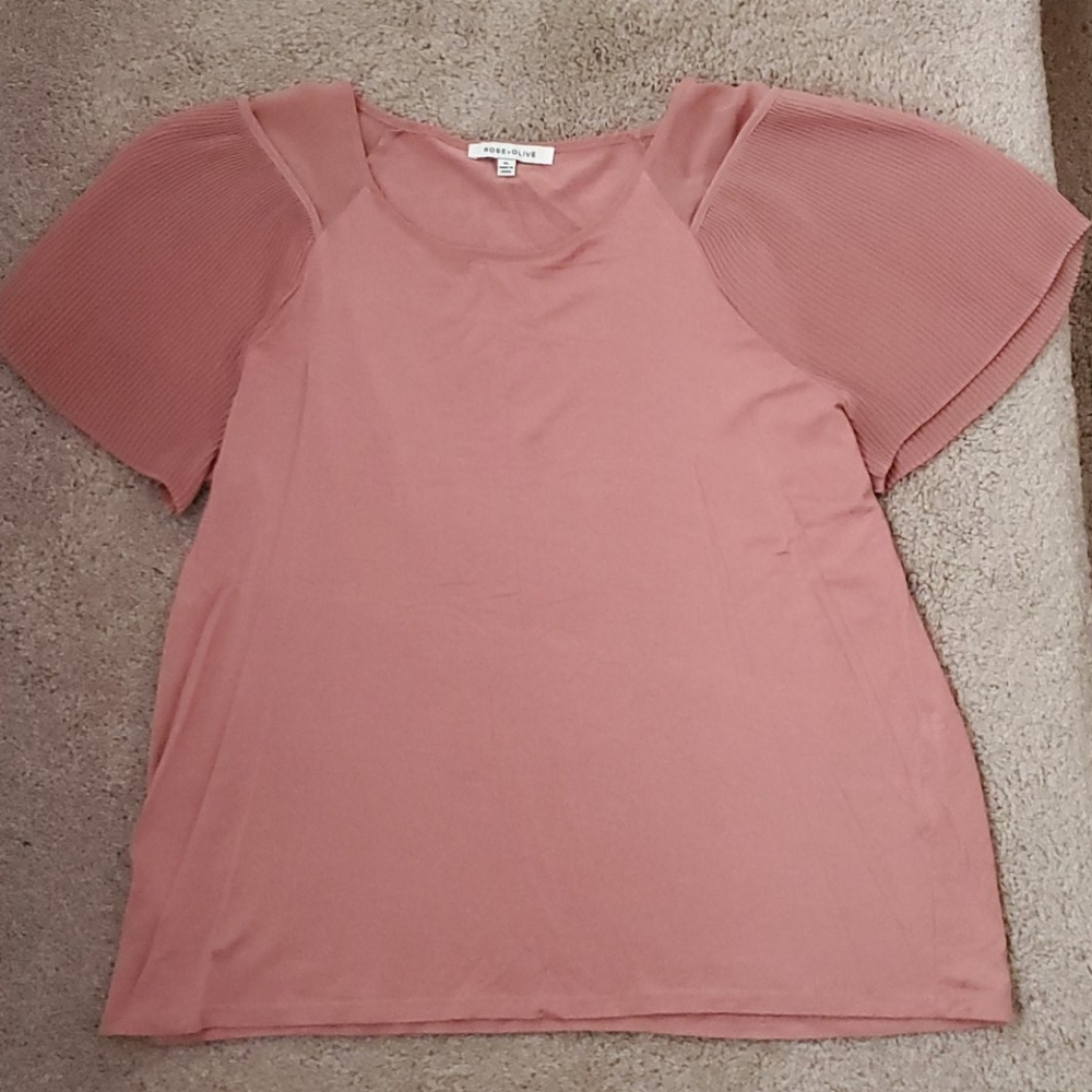 🔥3/$24🔥Peach flutter sleeve shirt rose+olive